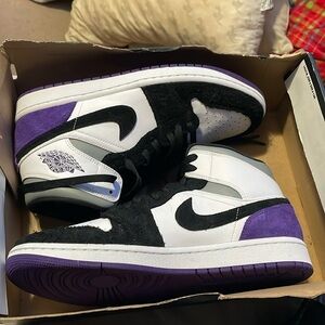 Air Jordan 1 mid se purple black and white